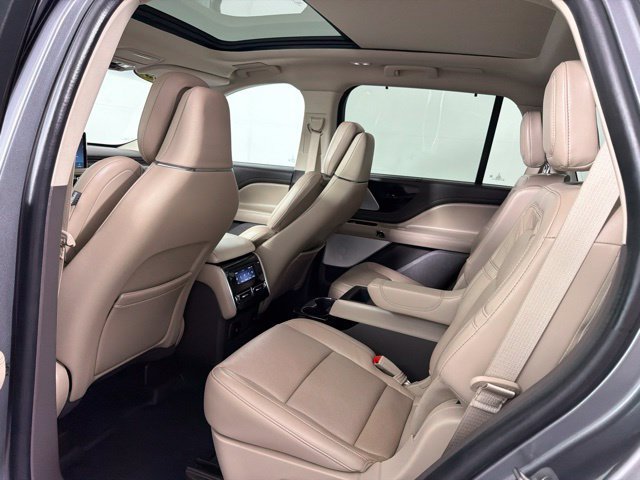 Used 2023 Lincoln Aviator Reserve w/ Equipment Group 201A AWD/4WD image 21