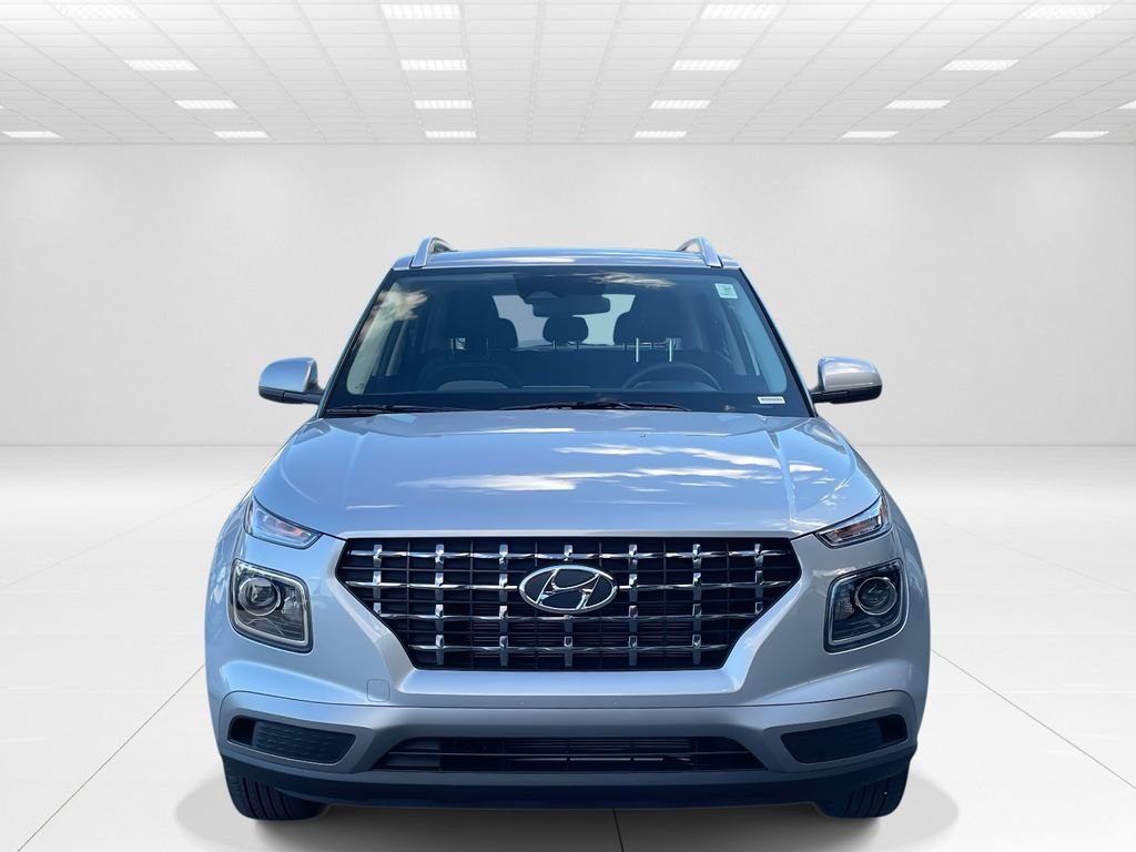 New 2026 Hyundai Venue SEL FWD image 2