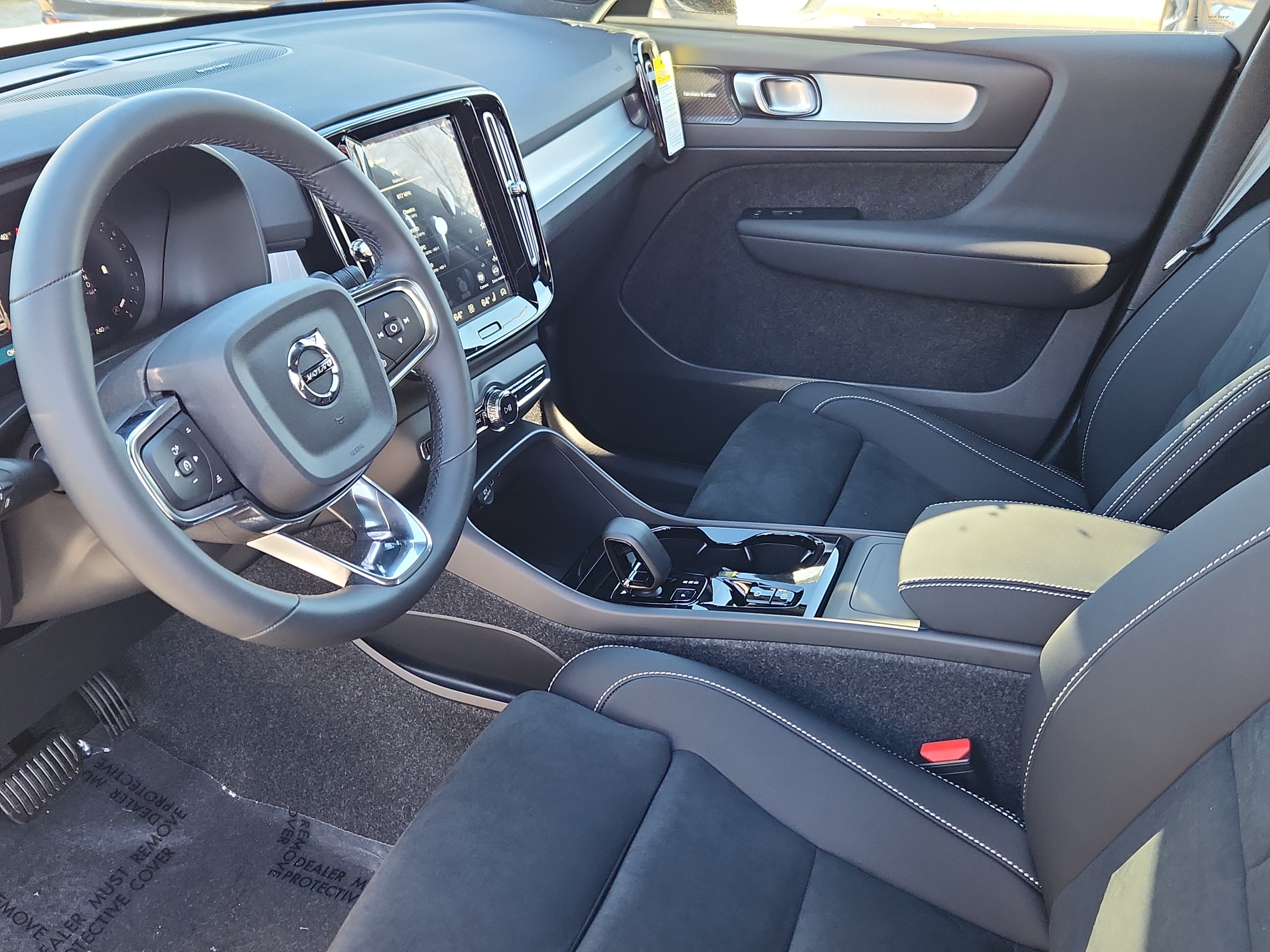 New 2026 Volvo XC40 B5 Ultra w/ Climate Package AWD/4WD image 9