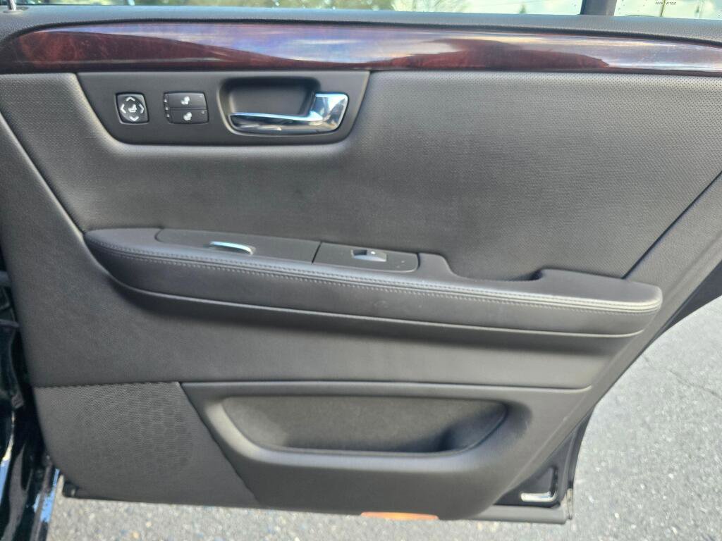 Used 2007 Cadillac DTS Performance image 24
