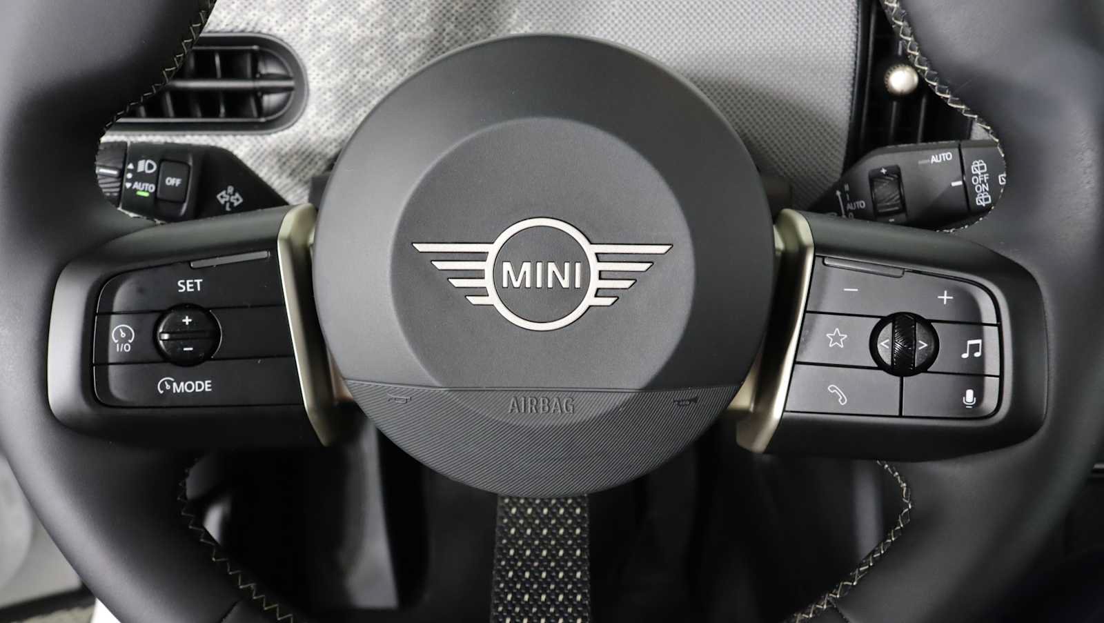 Used 2025 MINI Cooper S FWD image 17
