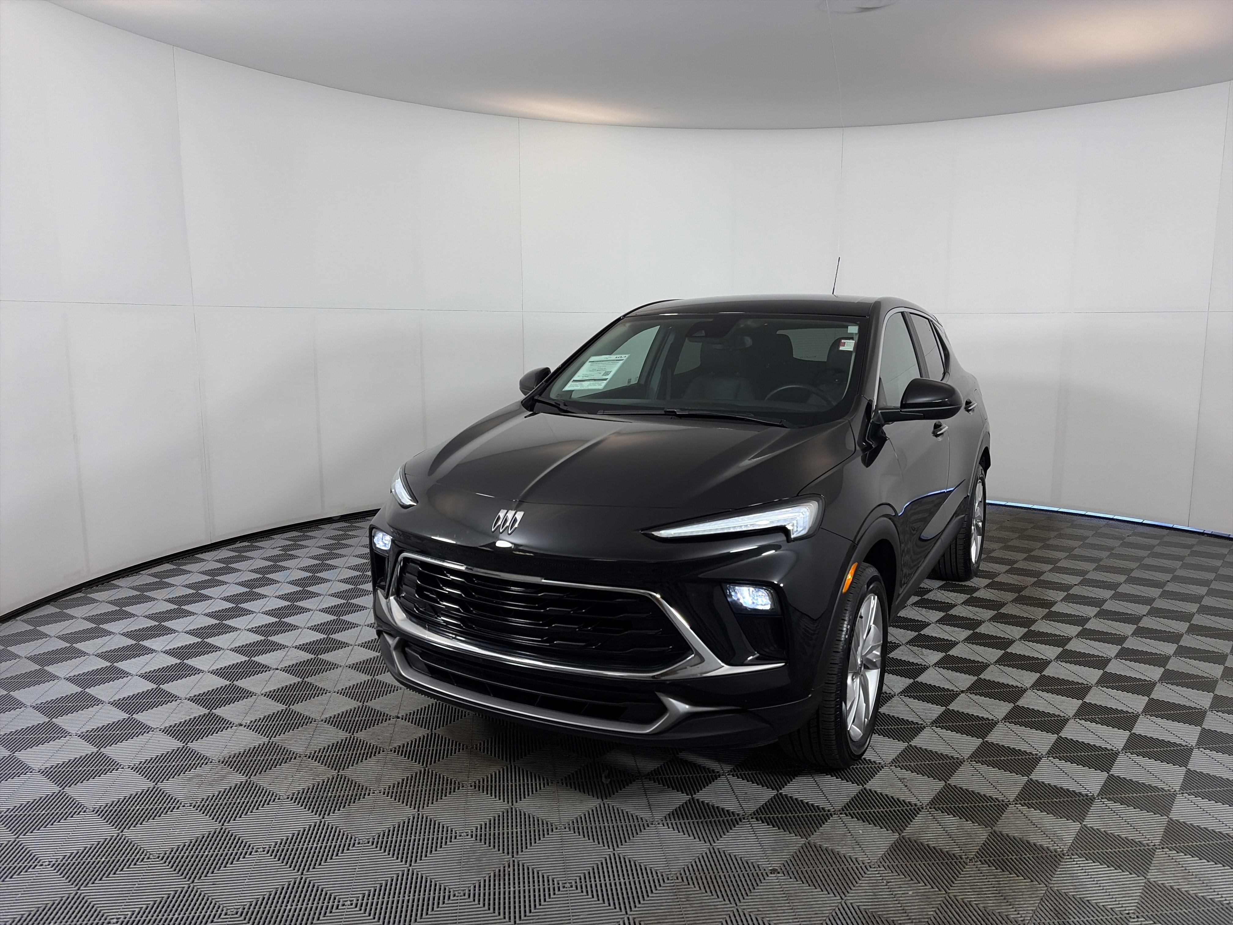 Used 2024 Buick Encore GX Preferred image 2