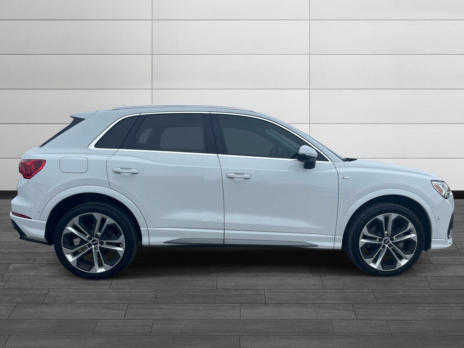 Used 2021 Audi Q3 2.0T Premium Plus w/ Premium Plus Package image 2