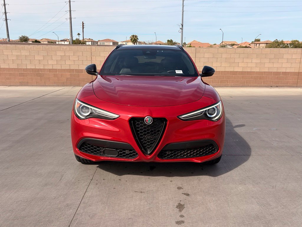 Used 2023 Alfa Romeo Stelvio Veloce AWD/4WD image 3