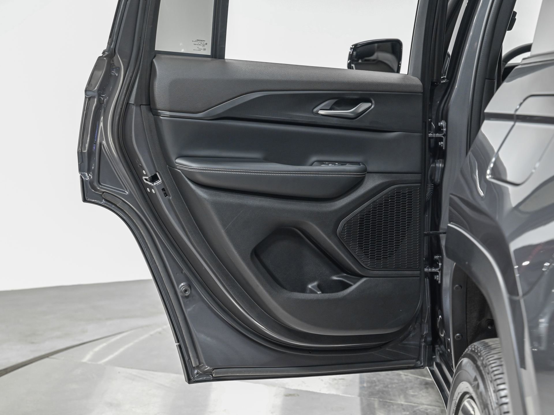 Used 2024 Jeep Grand Cherokee Altitude image 26