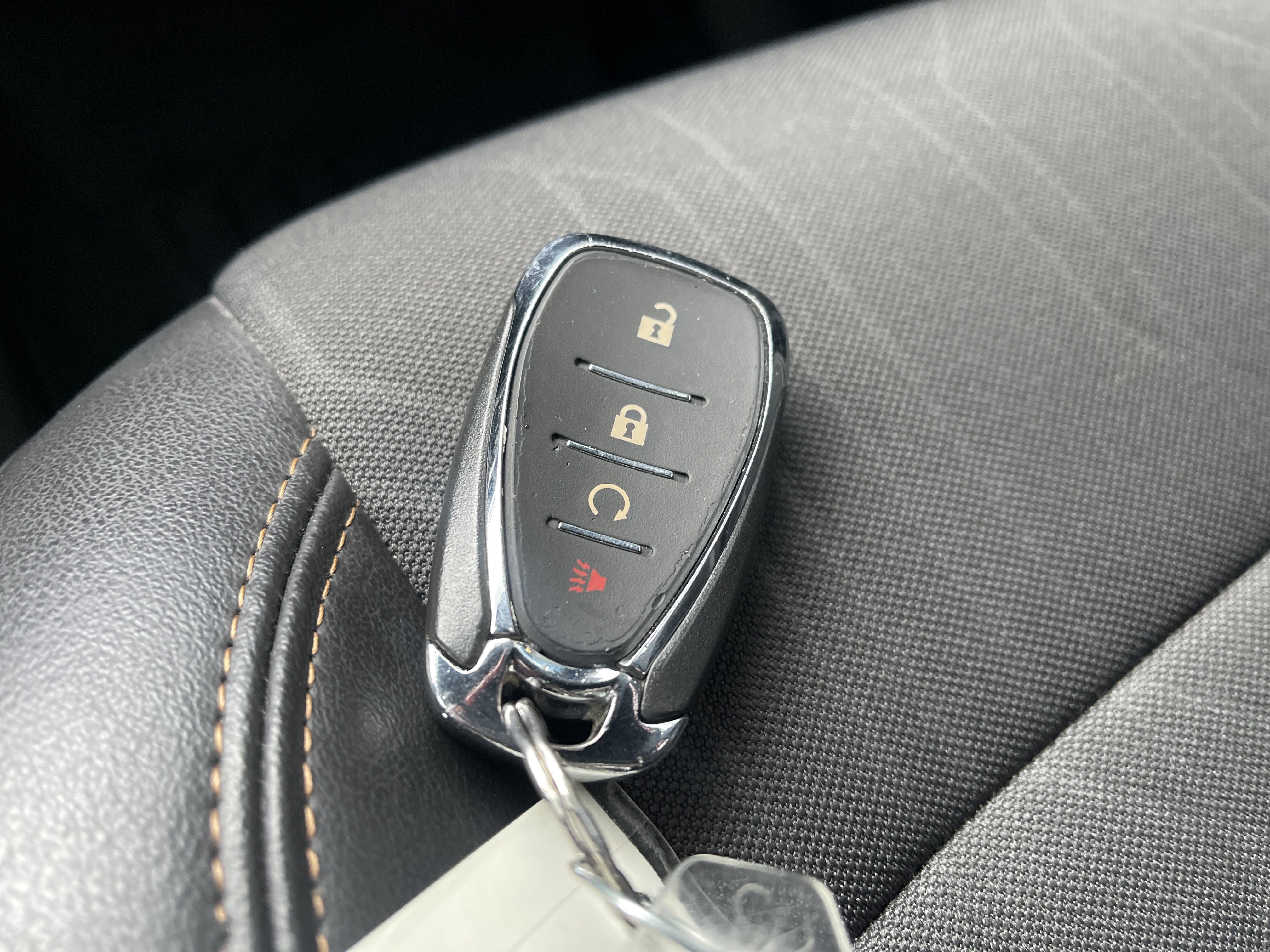 Used 2022 Chevrolet Trax LT w/ LT Convenience Package image 39