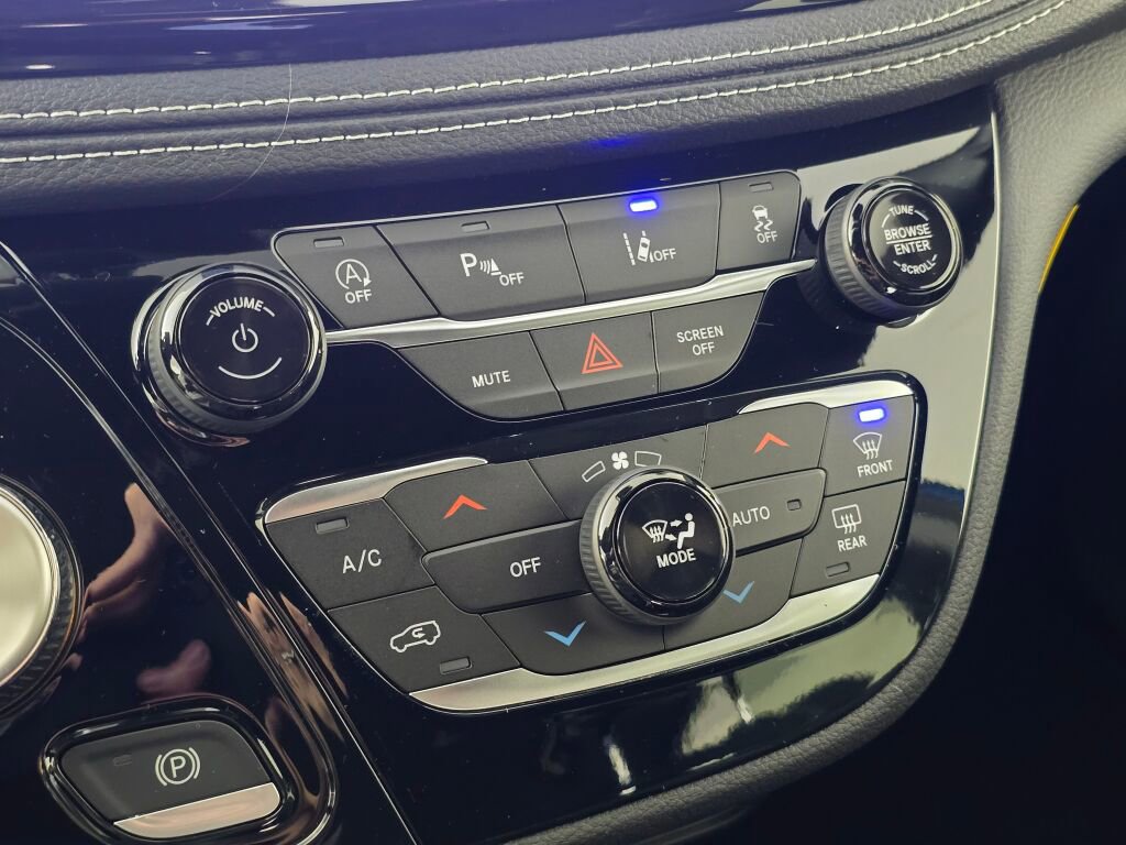 New 2026 Chrysler Pacifica Select AWD/4WD image 28