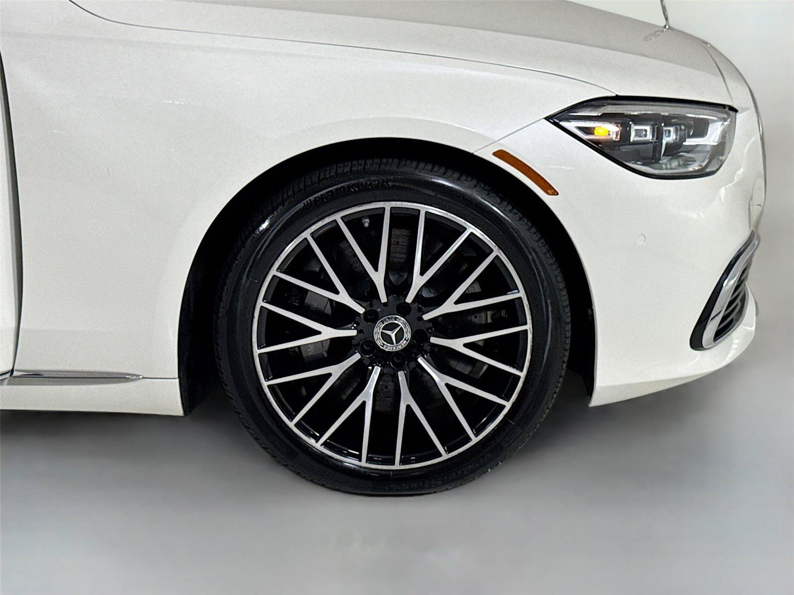 Used 2023 Mercedes-Benz S 500 4MATIC image 32
