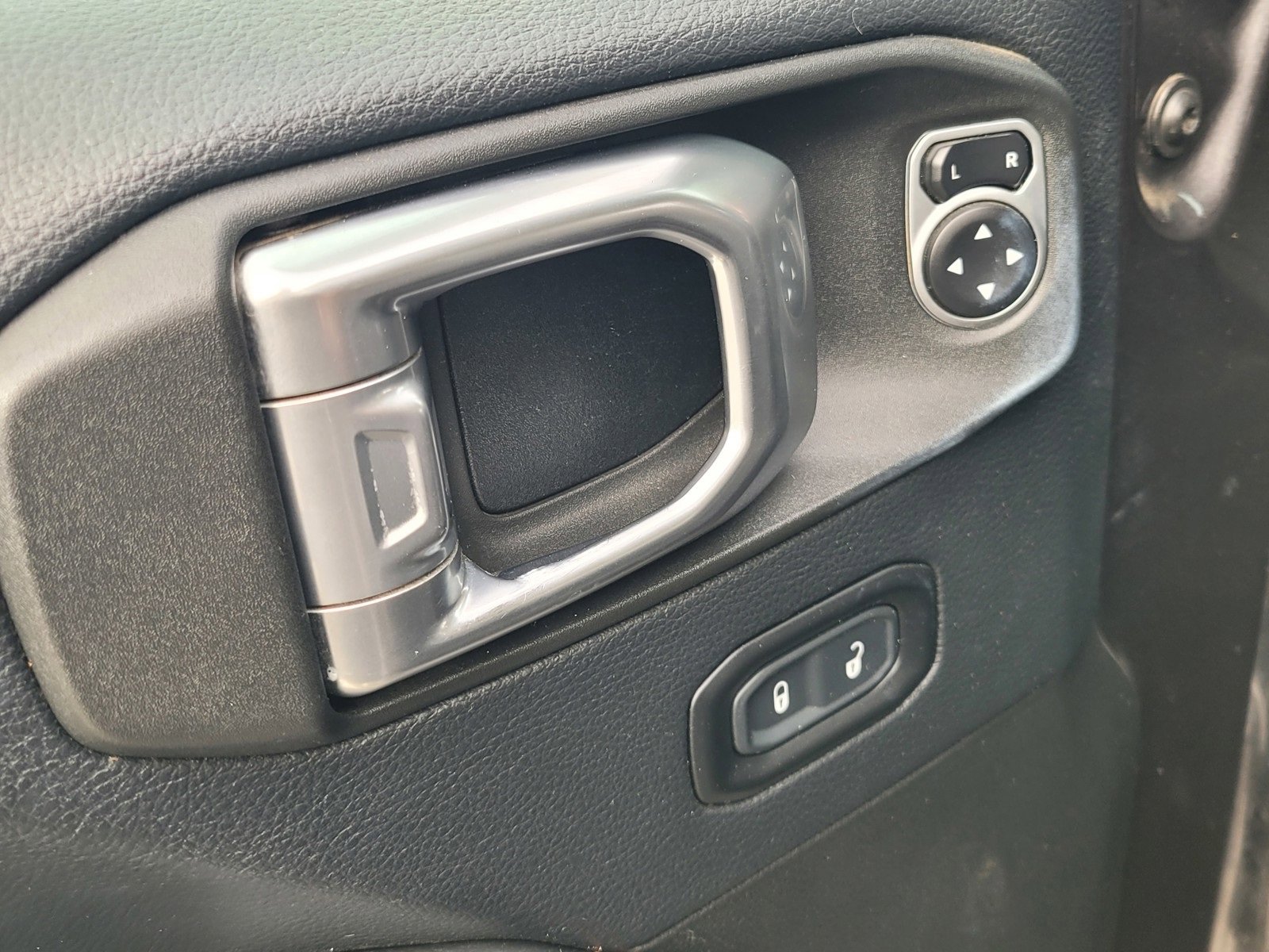 Used 2019 Jeep Wrangler Unlimited Rubicon image 17