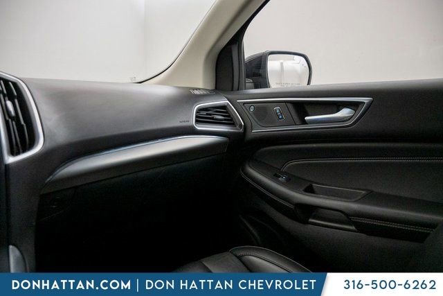 Used 2022 Ford Edge Titanium image 15
