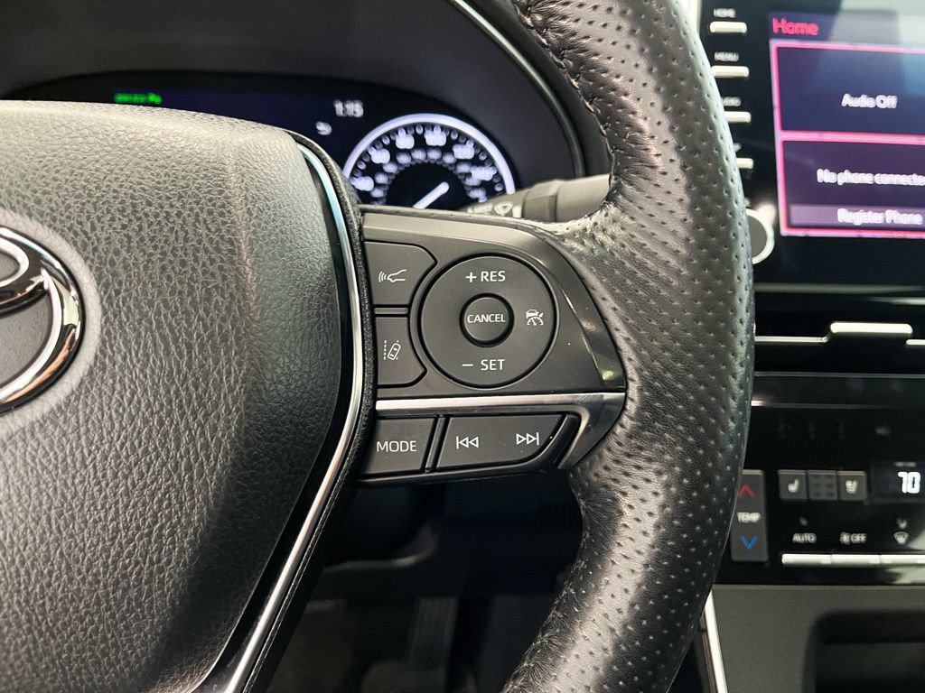 Used 2021 Toyota Avalon Limited image 22