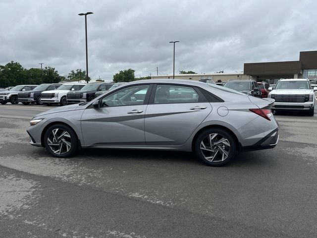 Certified 2025 Hyundai Elantra Sport FWD image 8