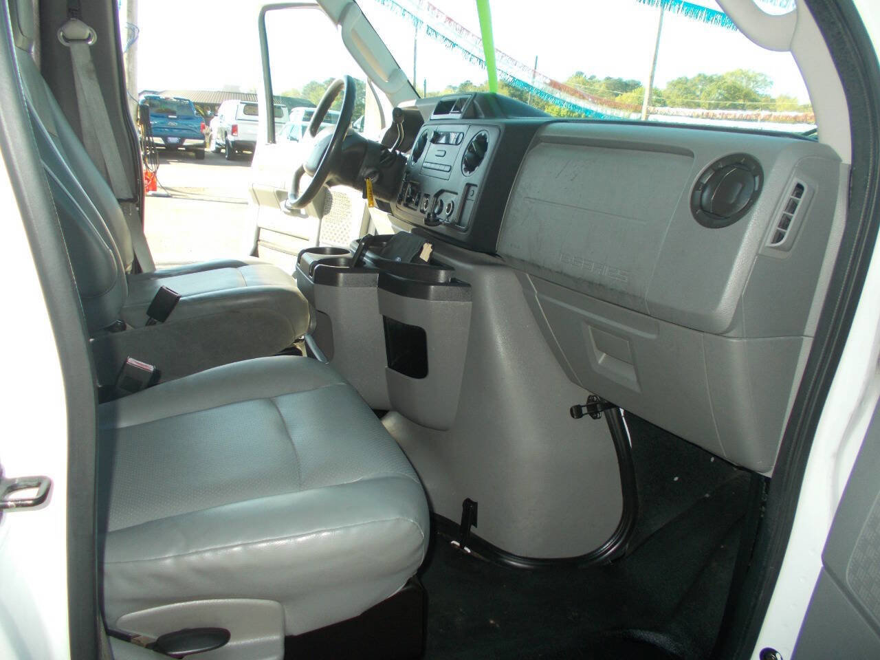 Used 2011 Ford E-150 and Econoline 150 w/ PWR Group RWD image 8