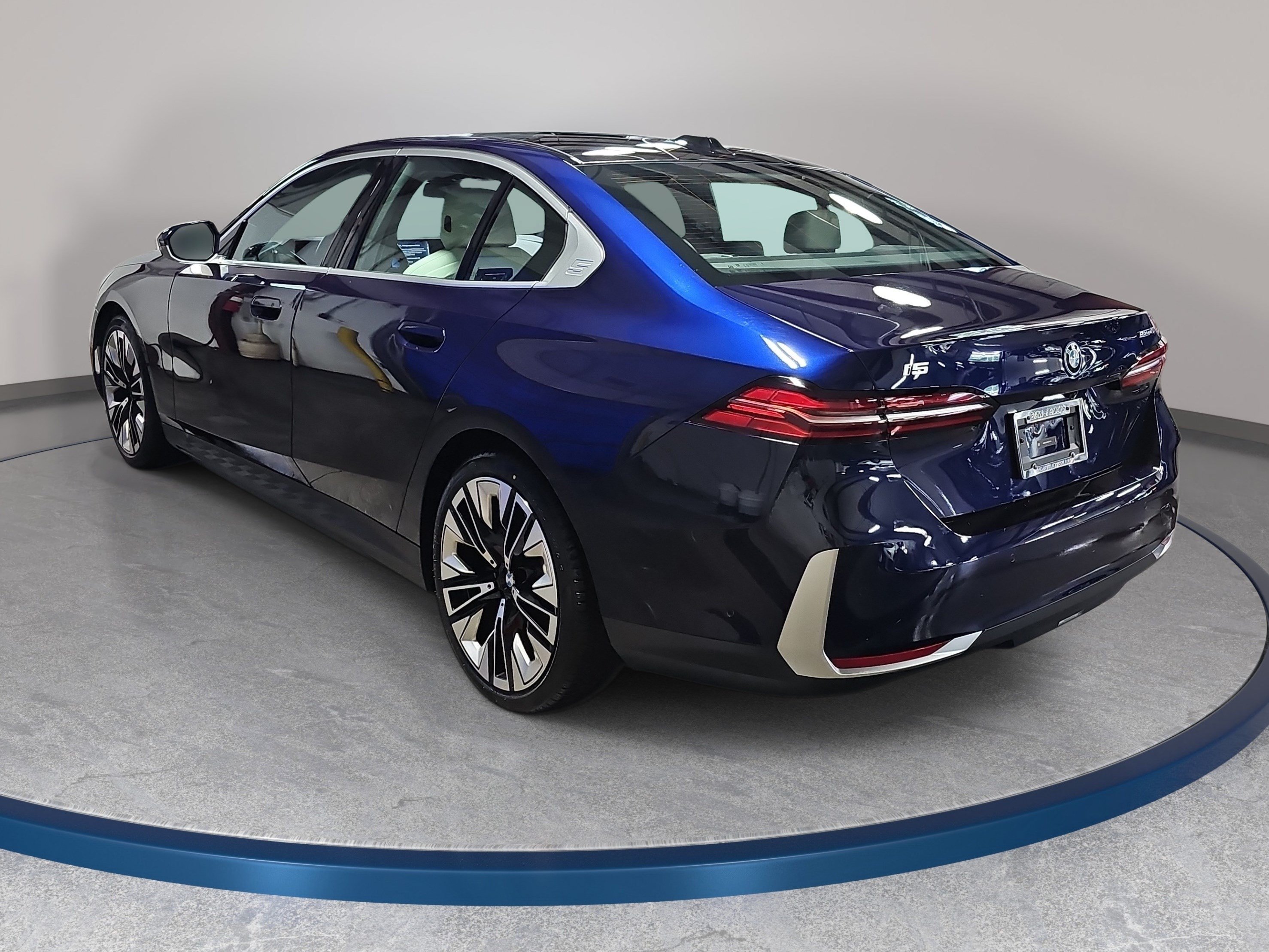 Certified 2026 BMW i5 eDrive40 RWD image 8