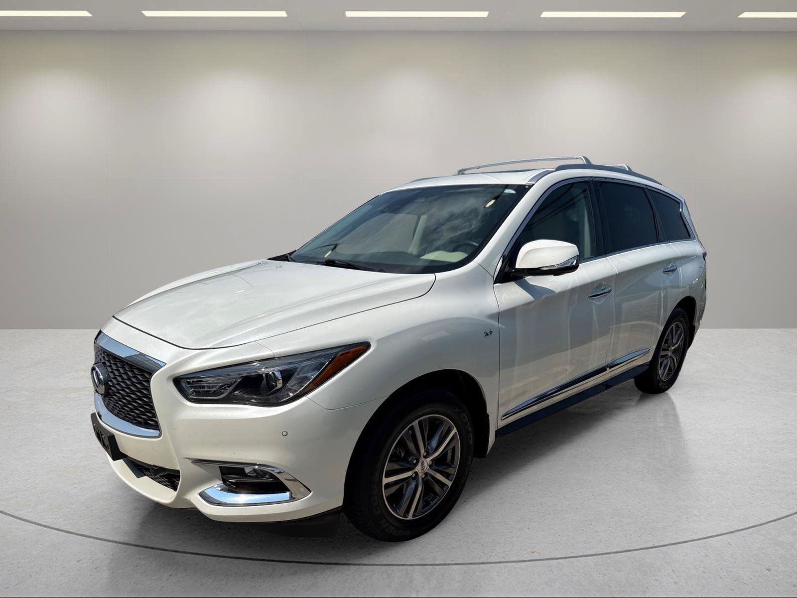 Used 2020 INFINITI QX60 Luxe w/ Essential Package AWD/4WD image 2