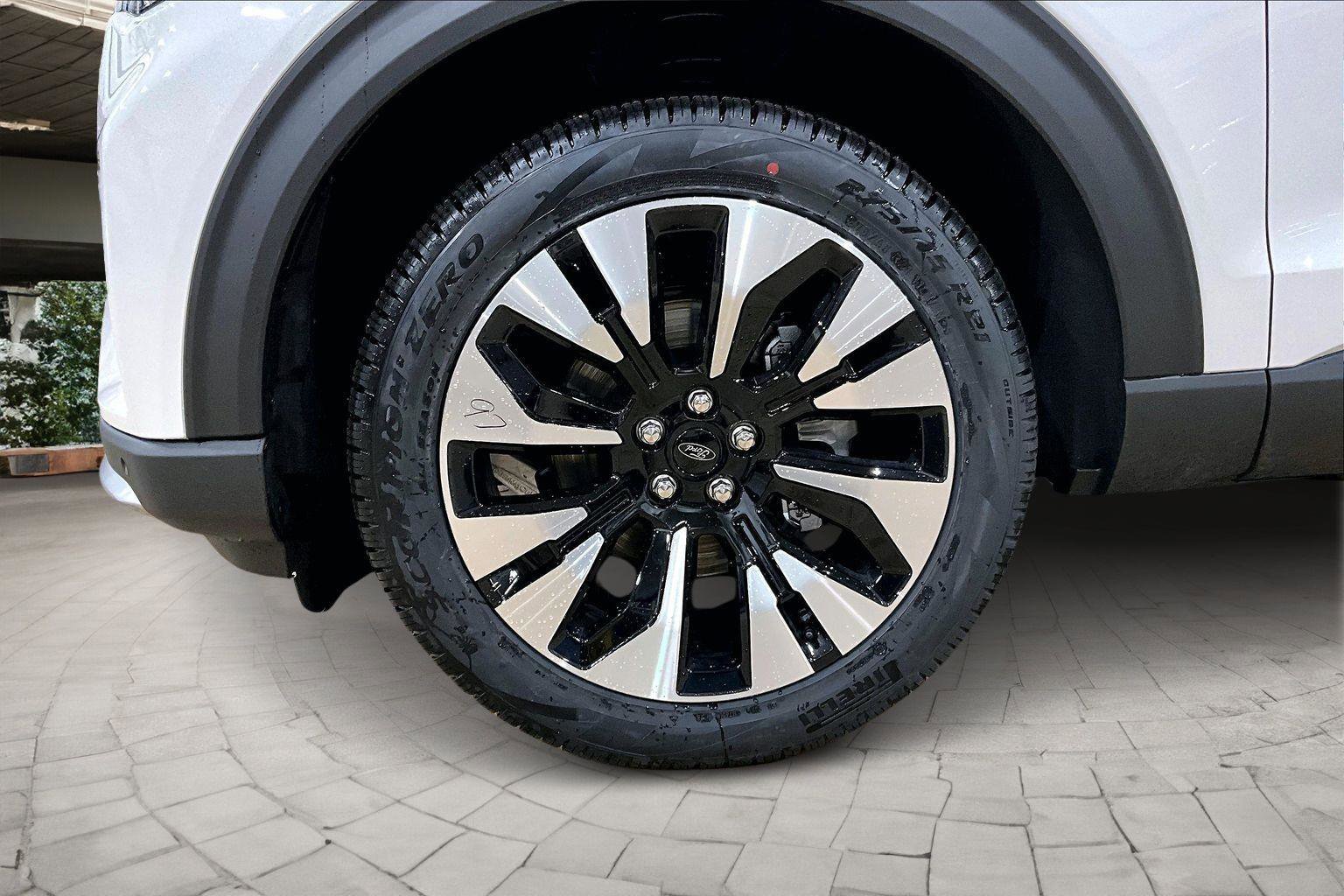 New 2026 Ford Explorer Platinum w/ LUX Leather Package image 14