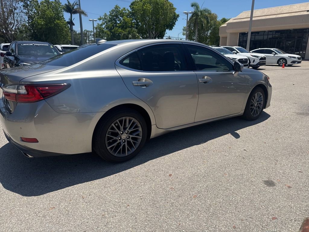 Used 2018 Lexus ES 350 w/ Premier Package FWD image 6