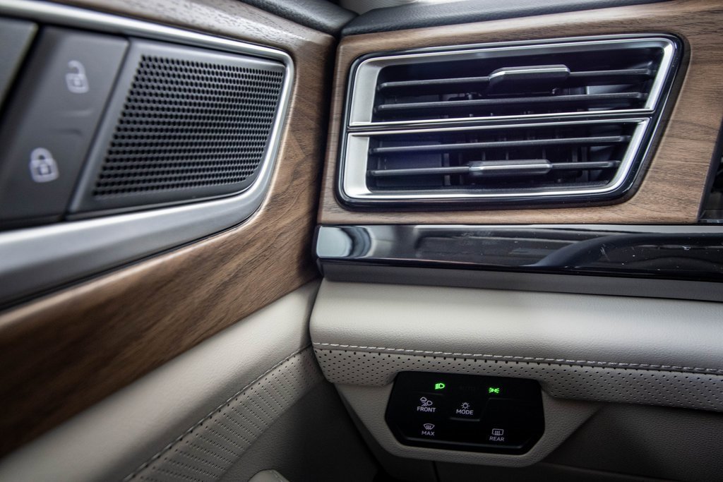 New 2026 Volkswagen Atlas SE image 32