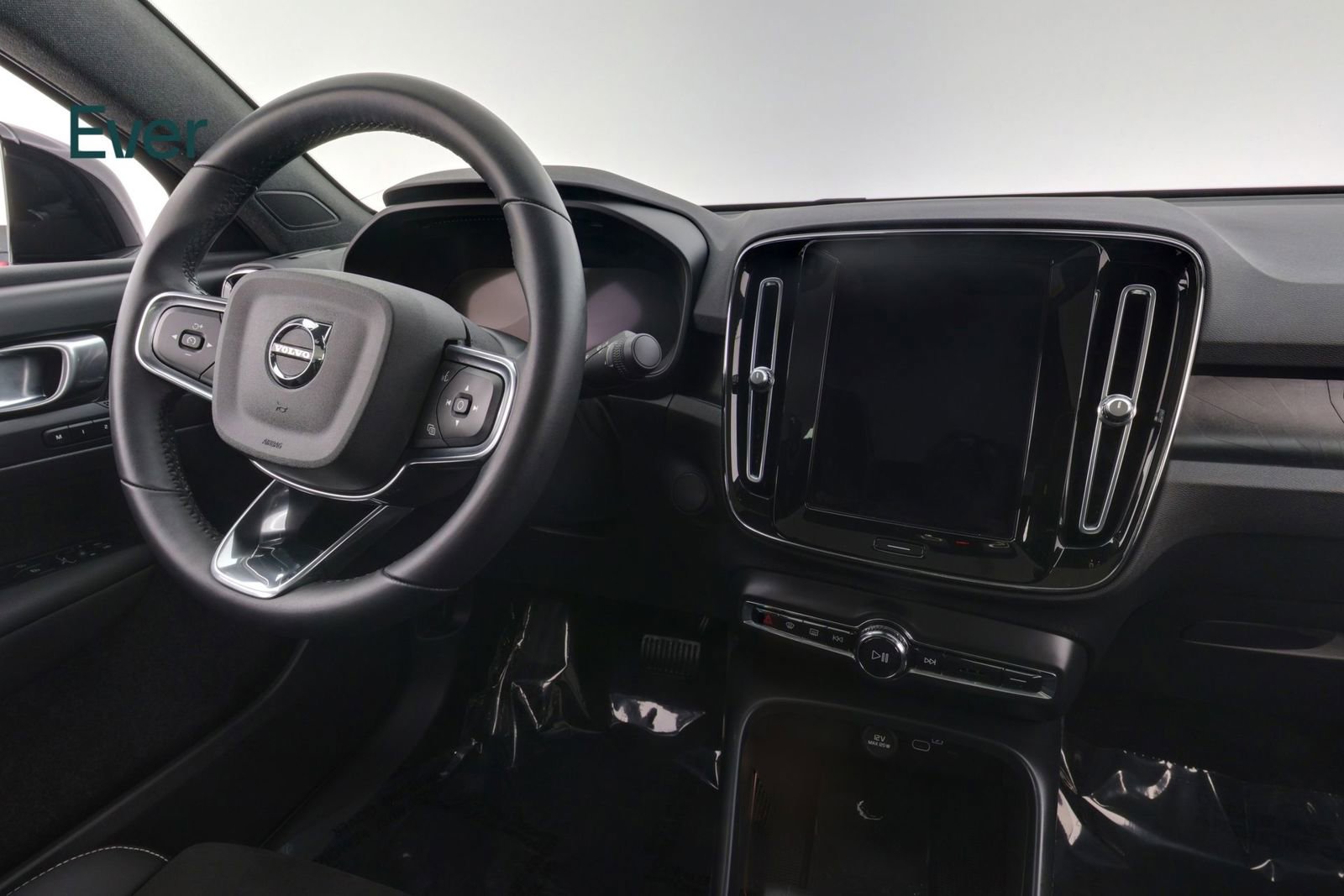 Used 2023 Volvo C40 P8 Recharge Plus AWD/4WD image 25