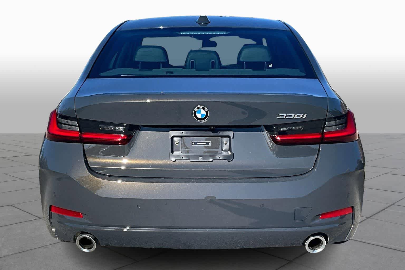 Used 2026 BMW 330i Sedan w/ Premium Package RWD image 4