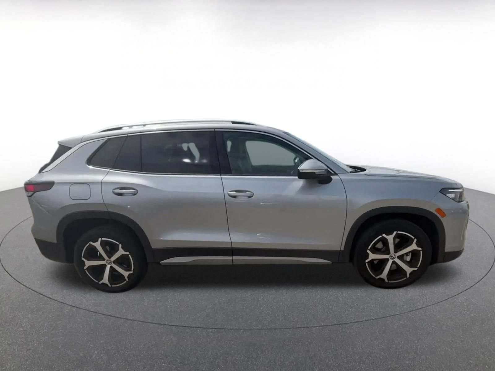 Used 2026 Volkswagen Tiguan SE AWD/4WD image 15