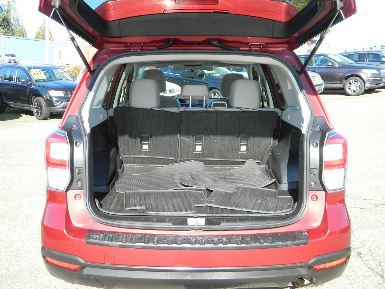 Used 2017 Subaru Forester 2.5i Premium image 10