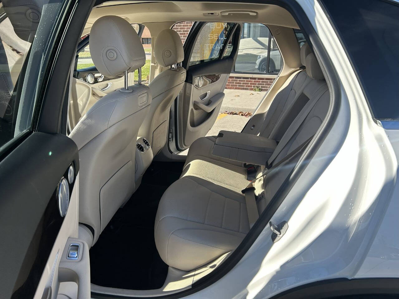Used 2018 Mercedes-Benz GLC 300 4MATIC image 34
