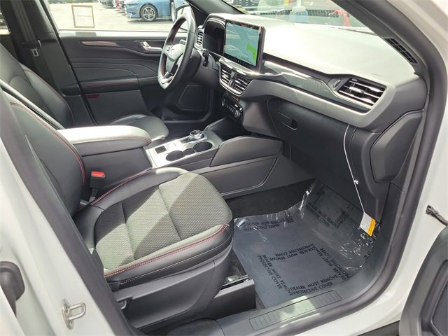 Used 2025 Ford Escape ST-Line w/ Equipment Group 301A image 16