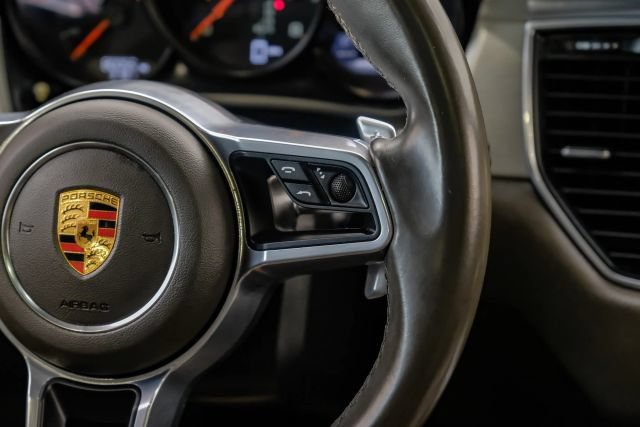 Used 2018 Porsche Macan Sport Edition AWD/4WD image 26