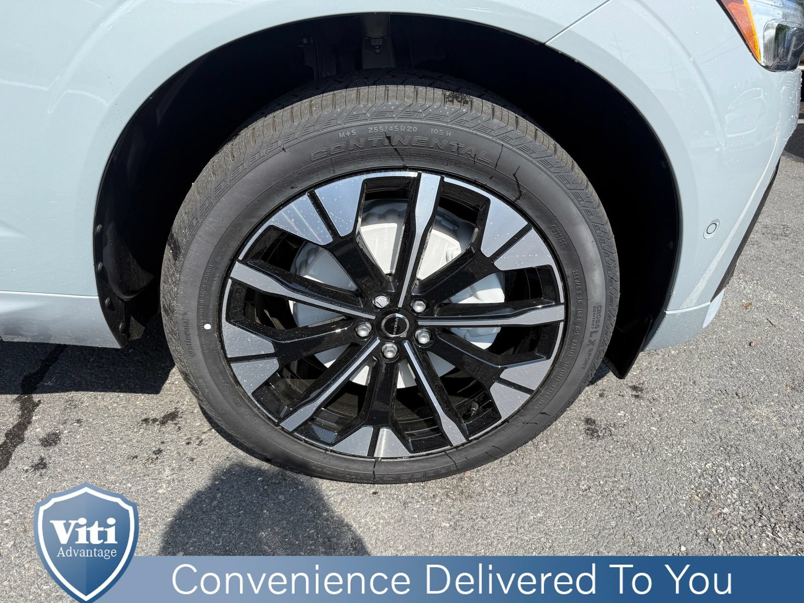 New 2026 Volvo XC60 B5 Plus w/ Protection Package Premier AWD/4WD image 10