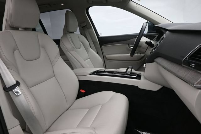 Used 2024 Volvo XC90 B5 Plus w/ Protection Package AWD/4WD image 33