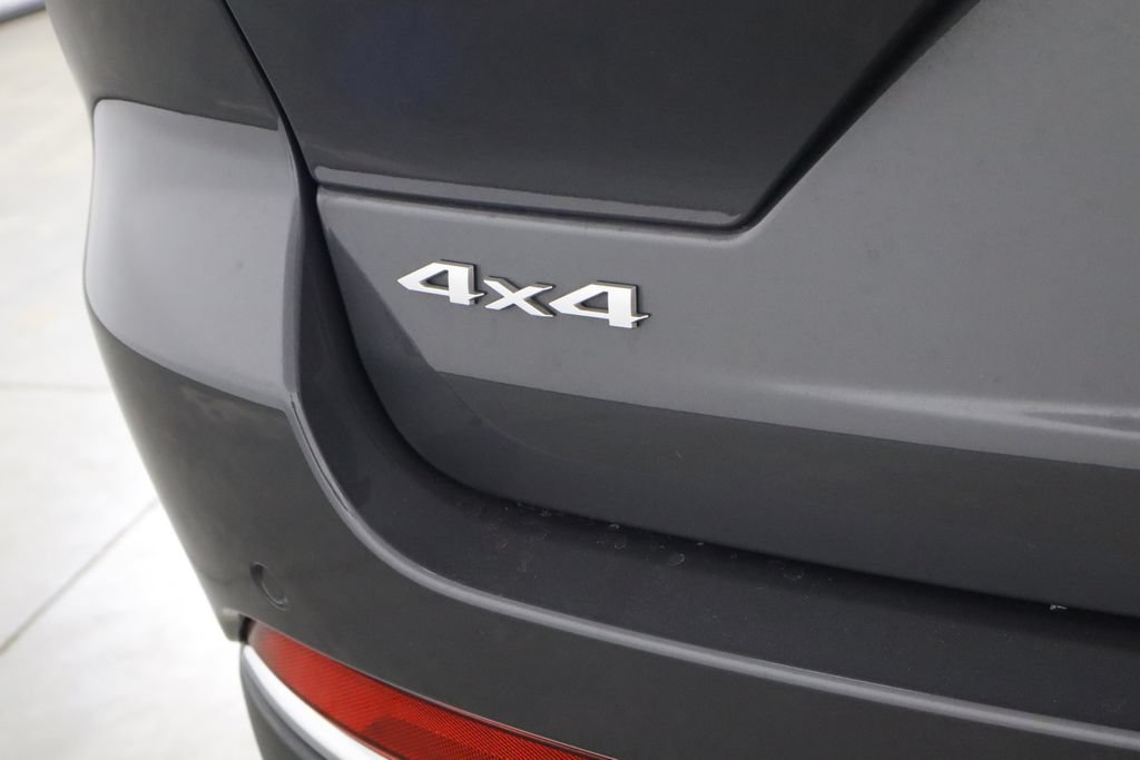 Used 2025 Jeep Grand Cherokee 4WD image 39