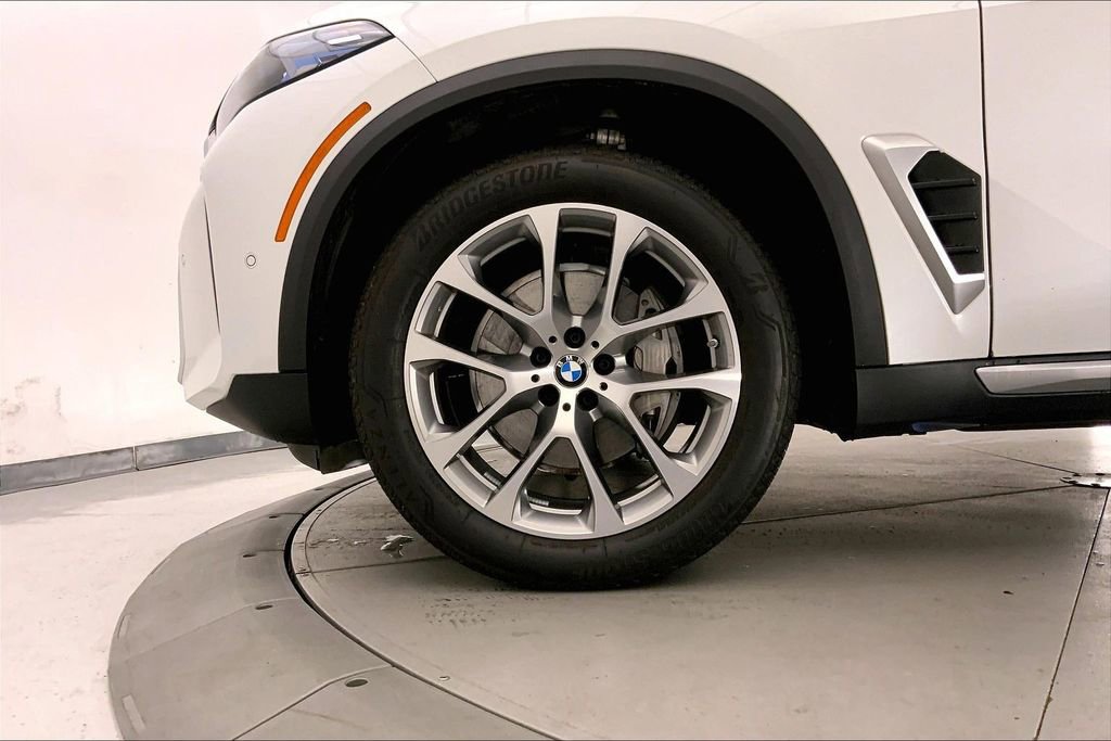 Used 2026 BMW X5 xDrive40i w/ Climate Comfort Package AWD/4WD image 8