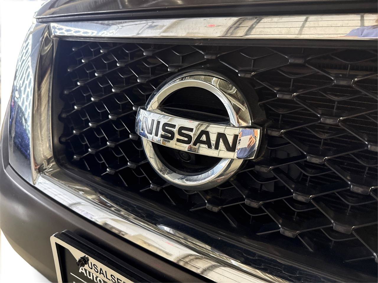 Used 2015 Nissan Pathfinder Platinum w/ Cargo Package FWD image 34