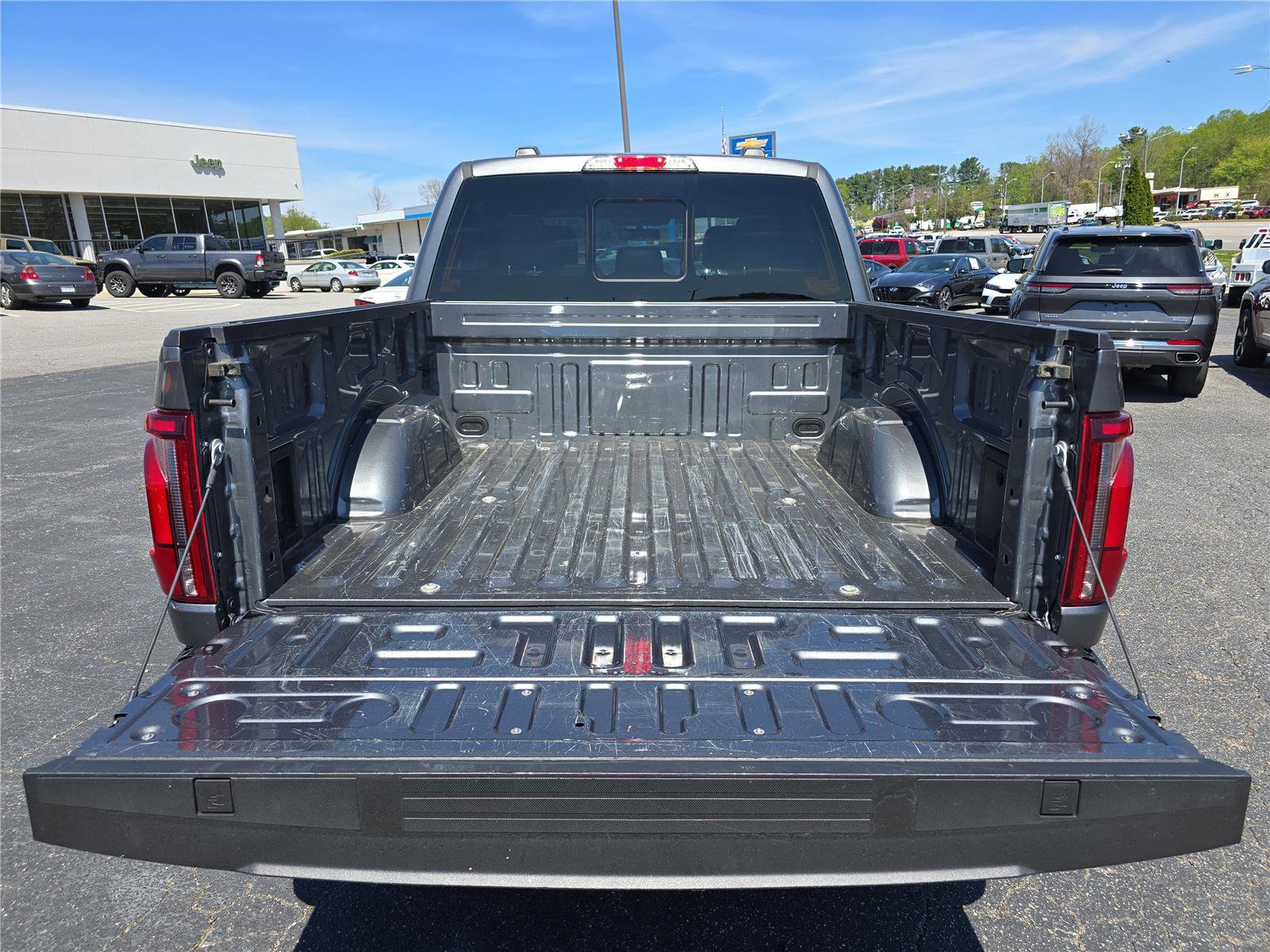 Used 2024 Ford F150 Lariat w/ FX4 Off-Road Package AWD/4WD image 5
