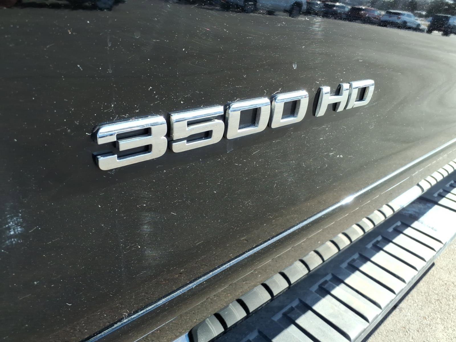 Used 2019 Chevrolet Silverado 3500 LT w/ LT Convenience Package image 2