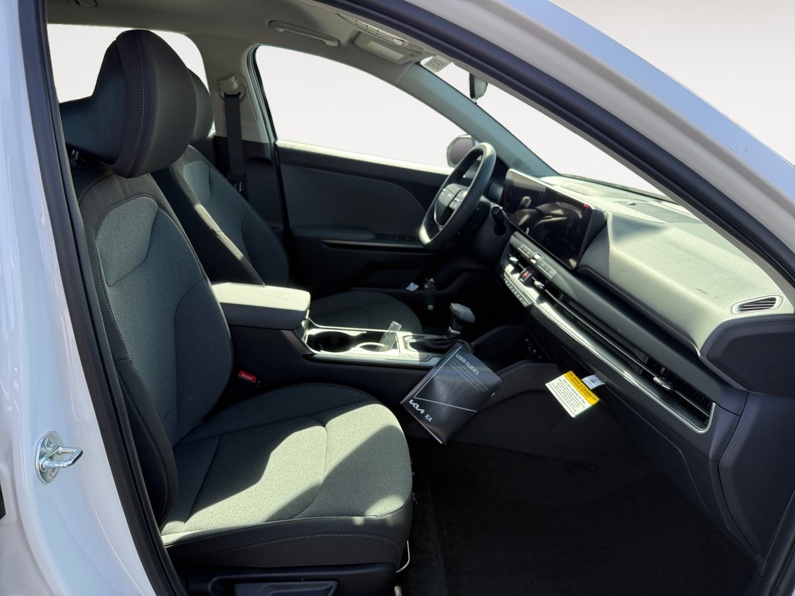 New 2027 Kia K4 FWD image 19