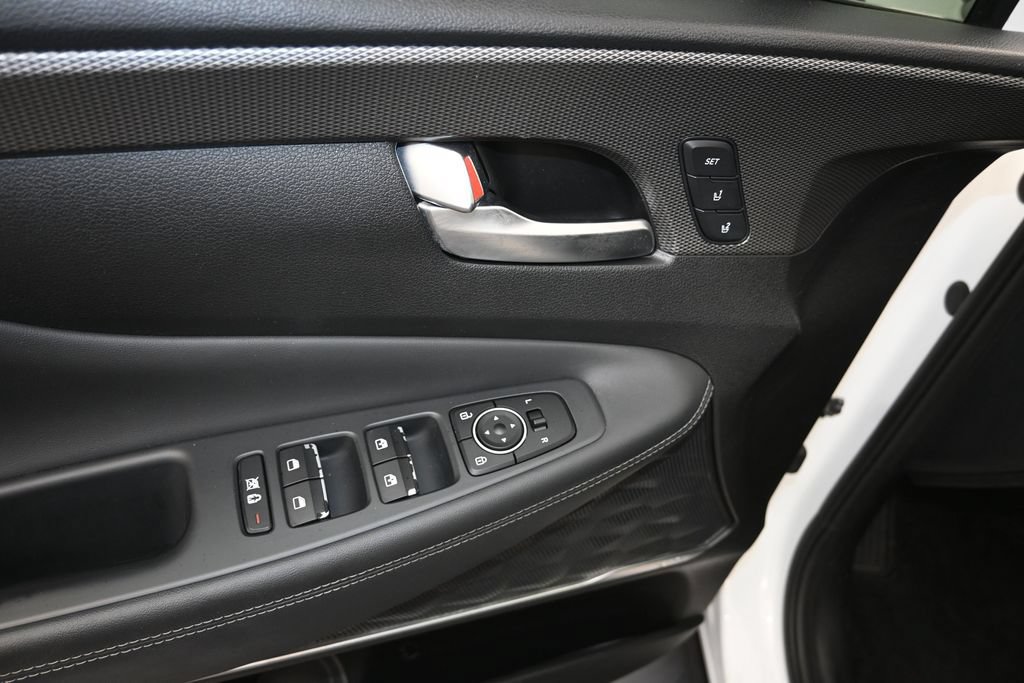 Used 2019 Hyundai Santa Fe FWD image 11