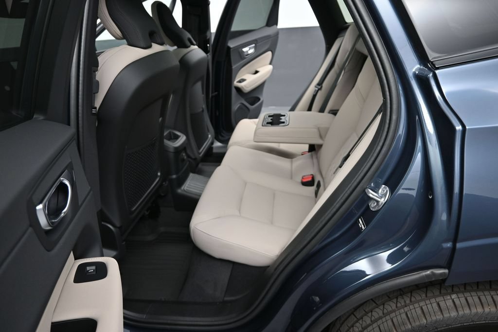 New 2026 Volvo XC60 T8 Plus w/ Climate Package AWD/4WD image 15