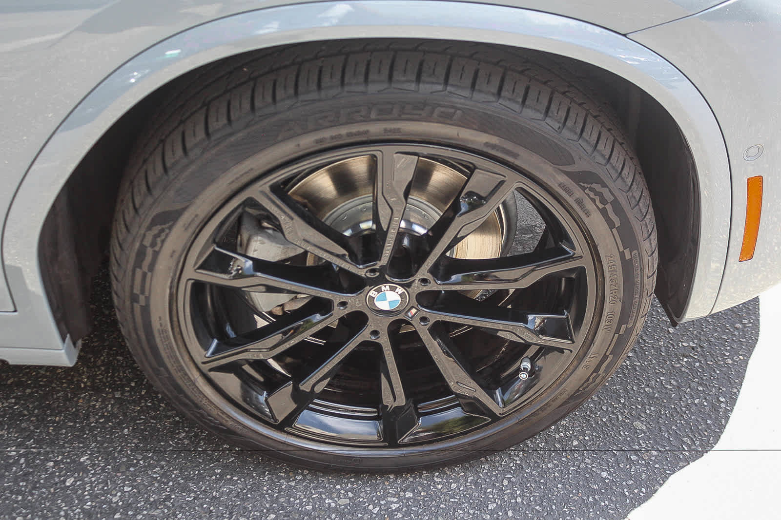 Used 2023 BMW X4 xDrive30i w/ M Sport Package AWD/4WD image 9