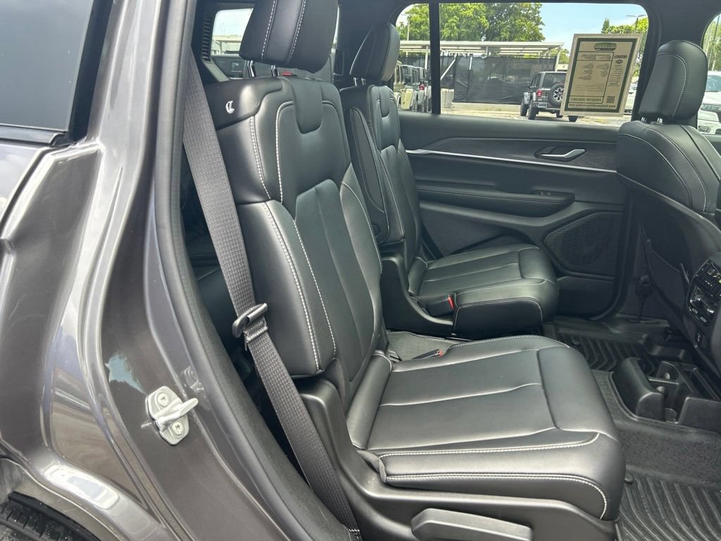 Certified 2025 Jeep Grand Cherokee L Limited w/ Trailer Tow Package AWD/4WD image 28