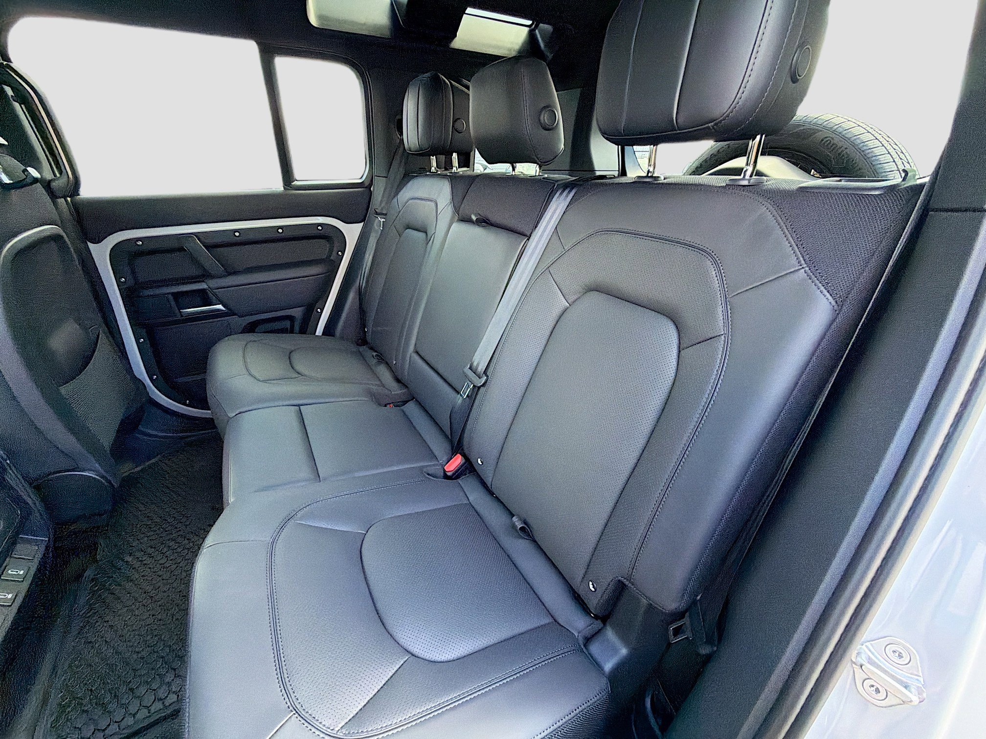 New 2026 Land Rover Defender 110 X image 21