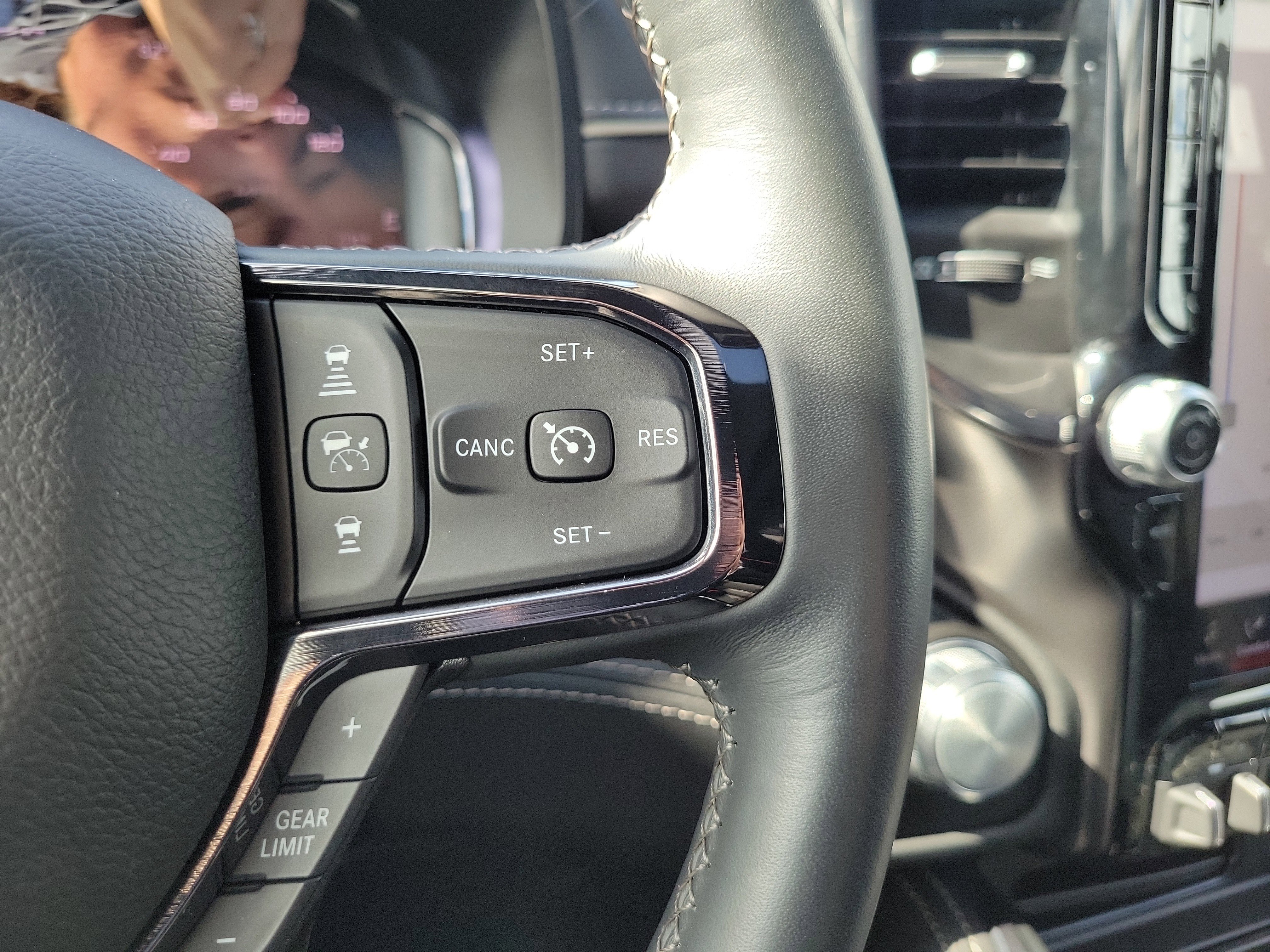 Used 2024 RAM 1500 Limited AWD/4WD image 21