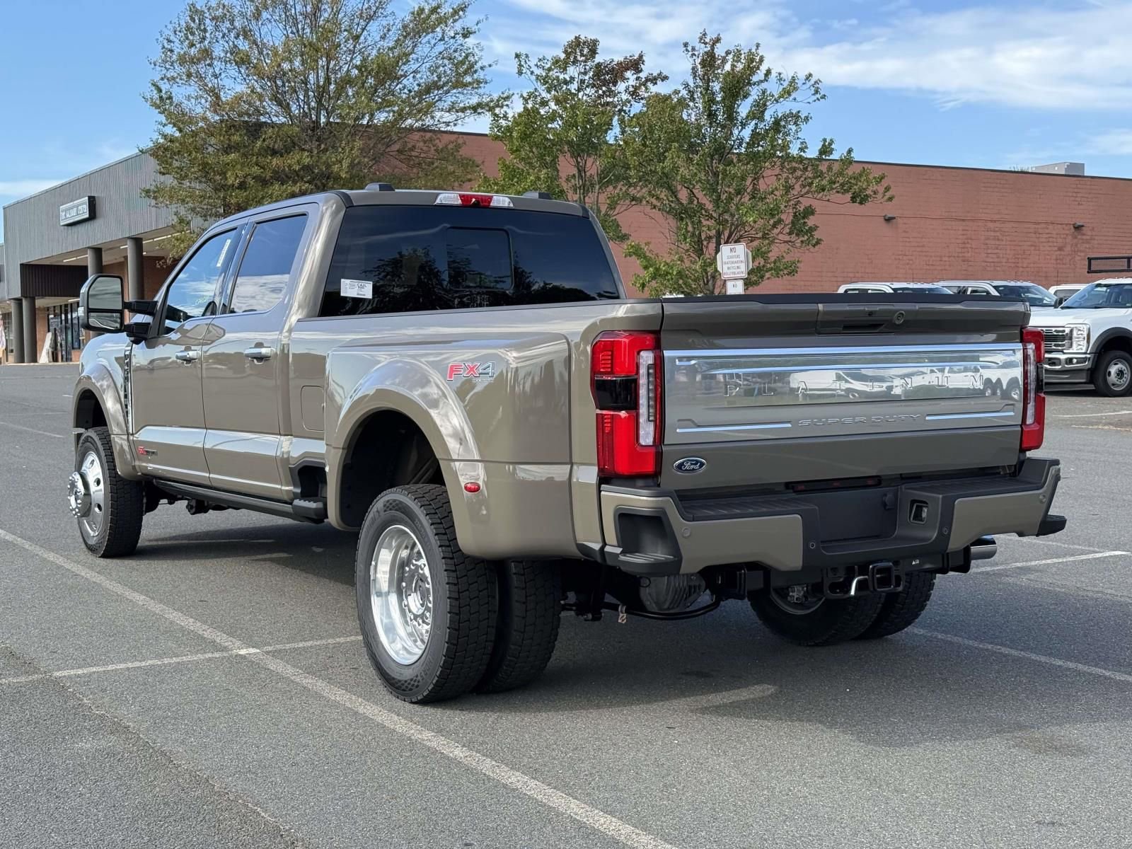 New 2026 Ford F450 Platinum w/ Platinum Plus Package image 4