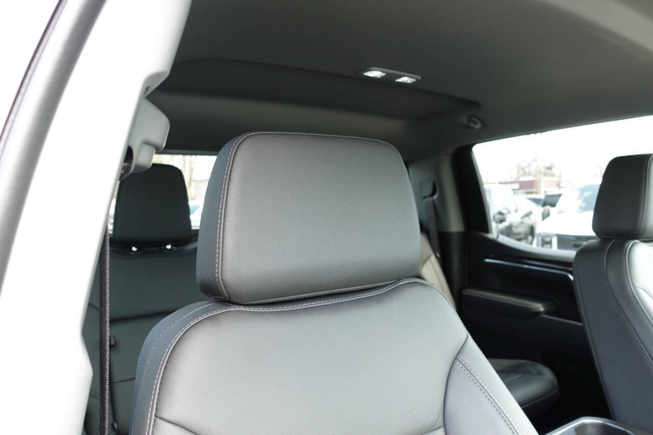Used 2025 GMC Sierra 1500 Elevation w/ Elevation Premium Package AWD/4WD image 37