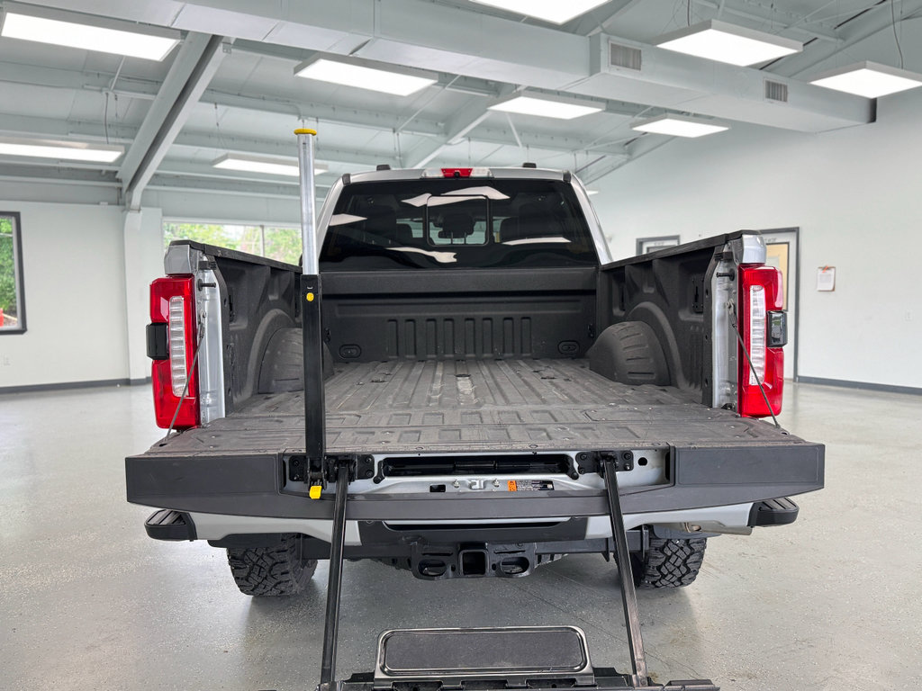 Used 2023 Ford F250 Lariat w/ Lariat Ultimate Package AWD/4WD image 44
