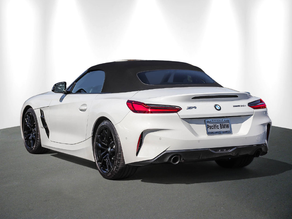 Used 2026 BMW Z4 sDrive30i w/ Dynamic Handling Package RWD image 4
