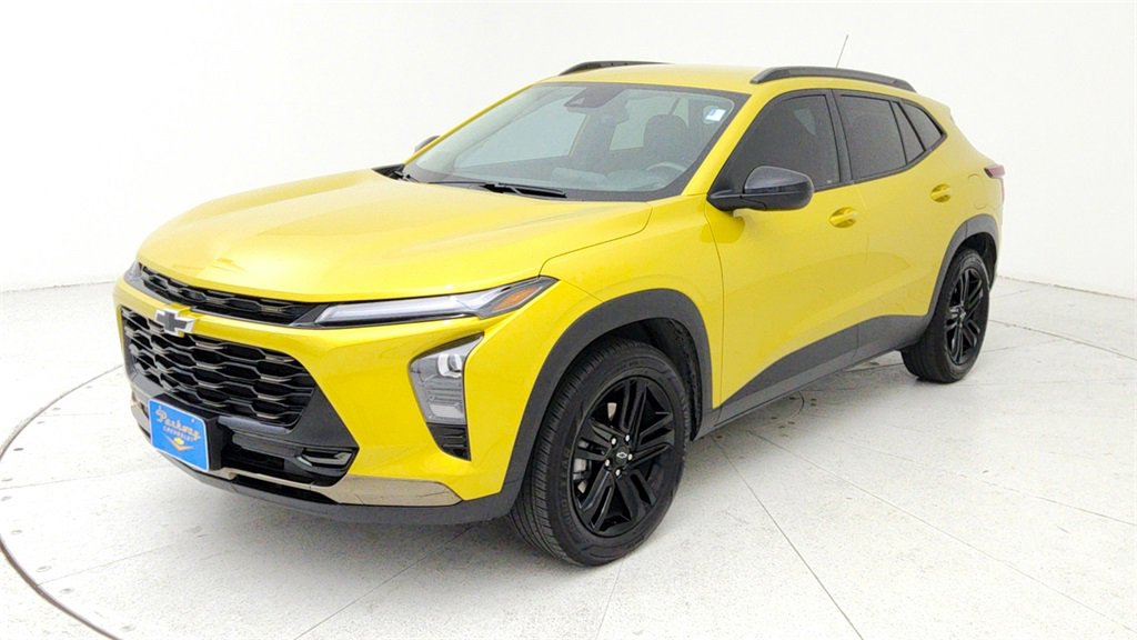 Used 2024 Chevrolet Trax ACTIV w/ Driver Confidence Package image 1