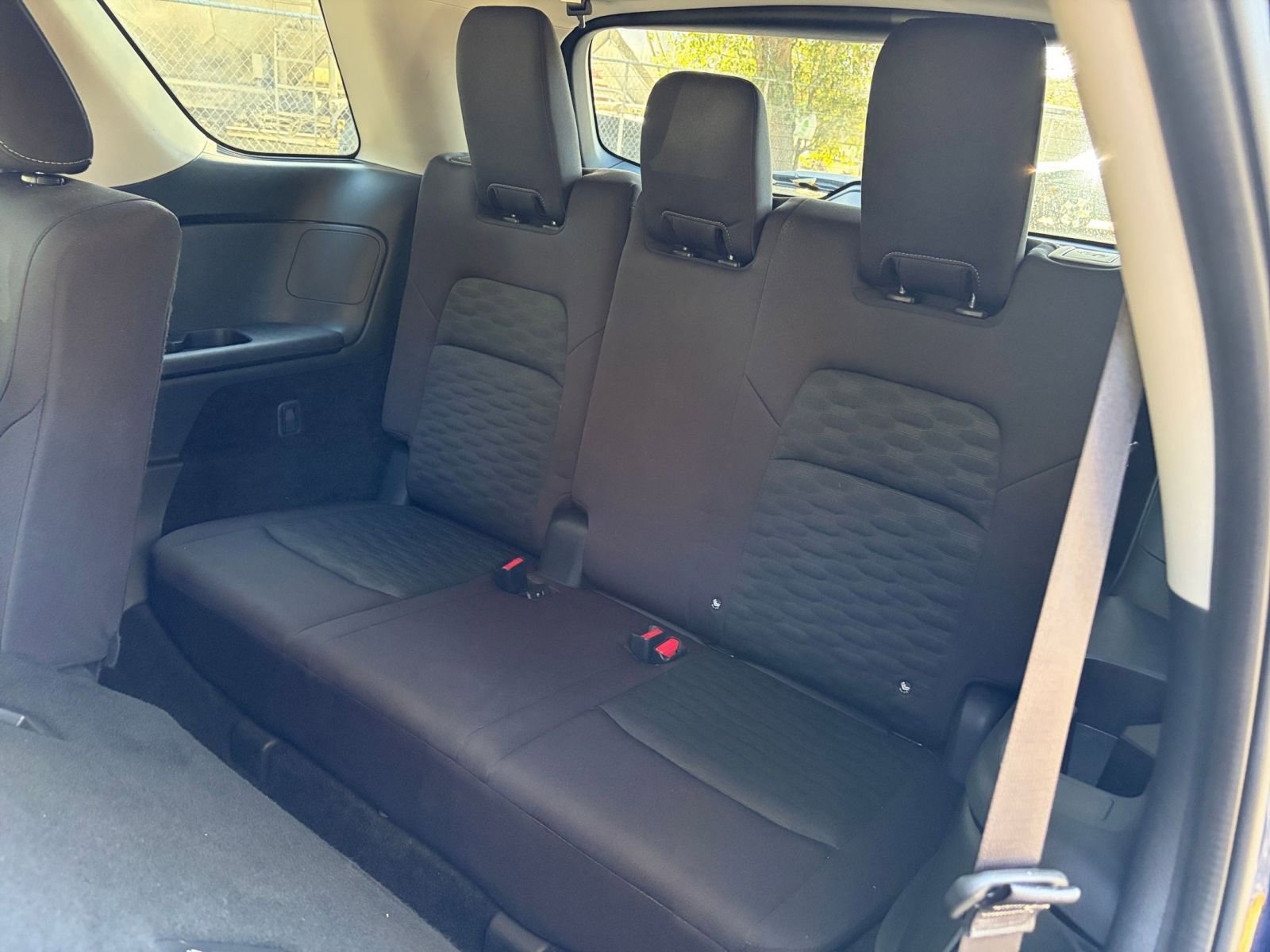 Used 2025 Nissan Pathfinder SV image 27