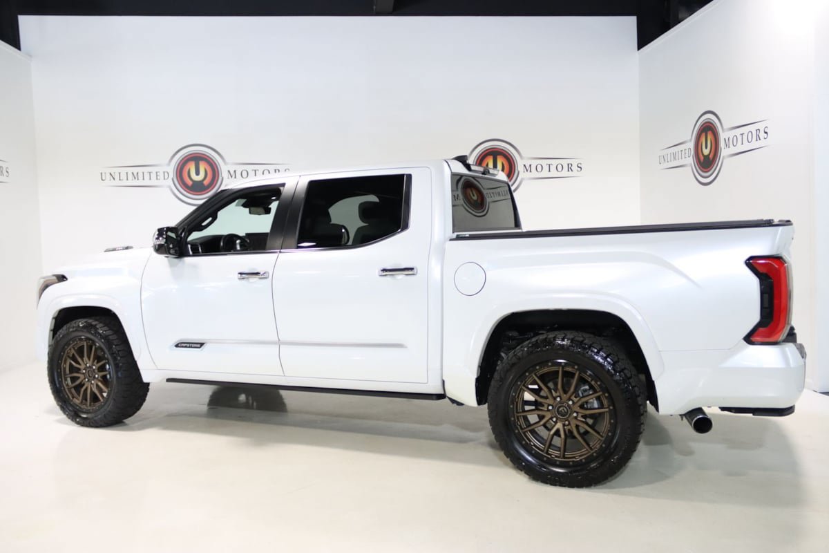 Used 2024 Toyota Tundra Capstone AWD/4WD image 34